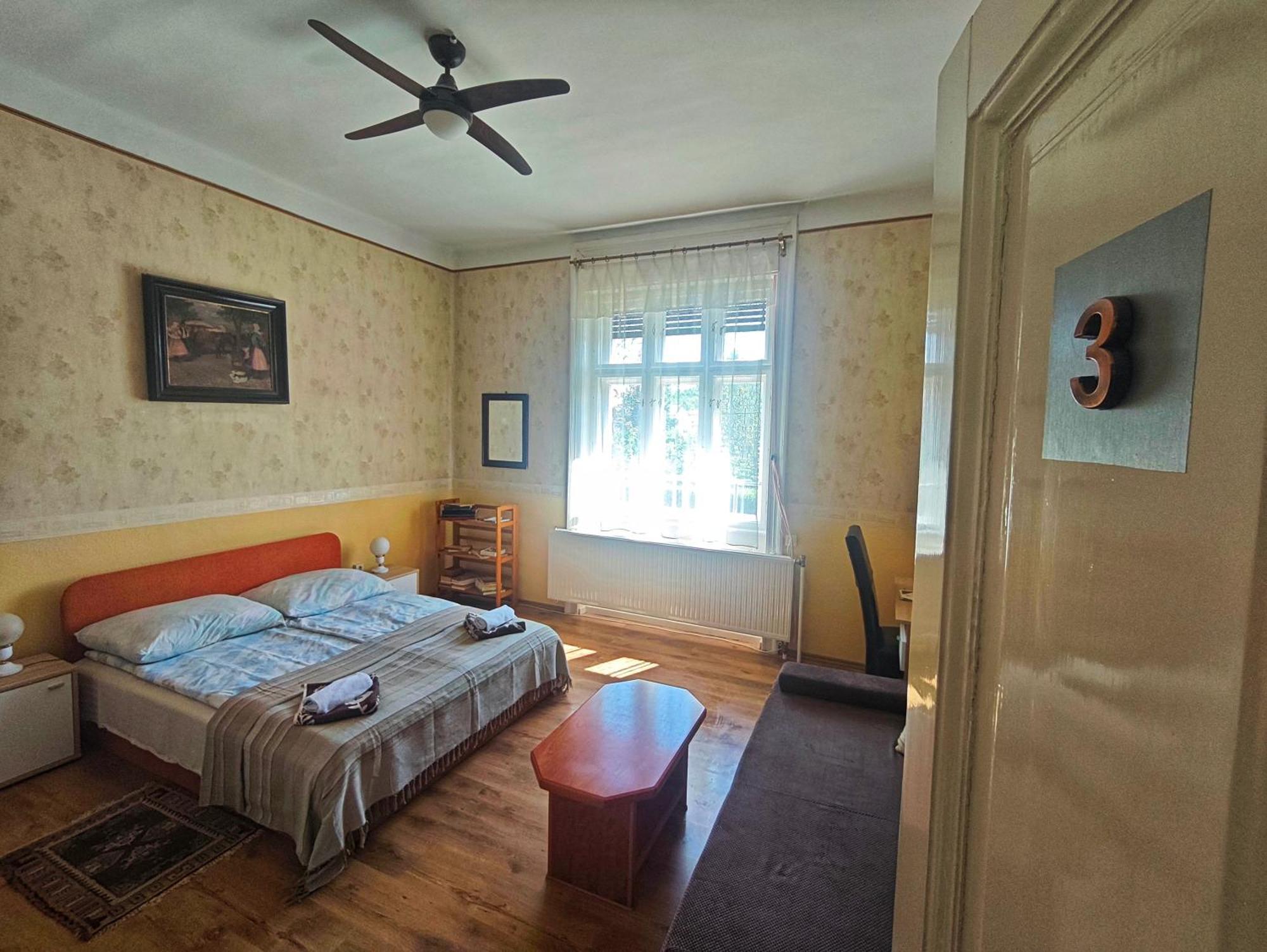 Illes Vendeghaz Hotell Keszthely Eksteriør bilde