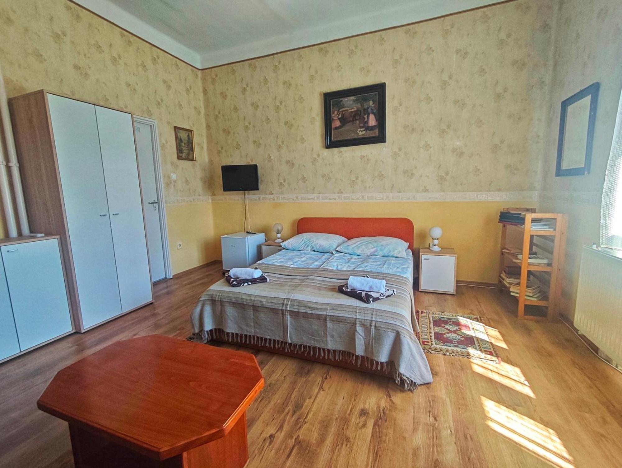 Illes Vendeghaz Hotell Keszthely Eksteriør bilde
