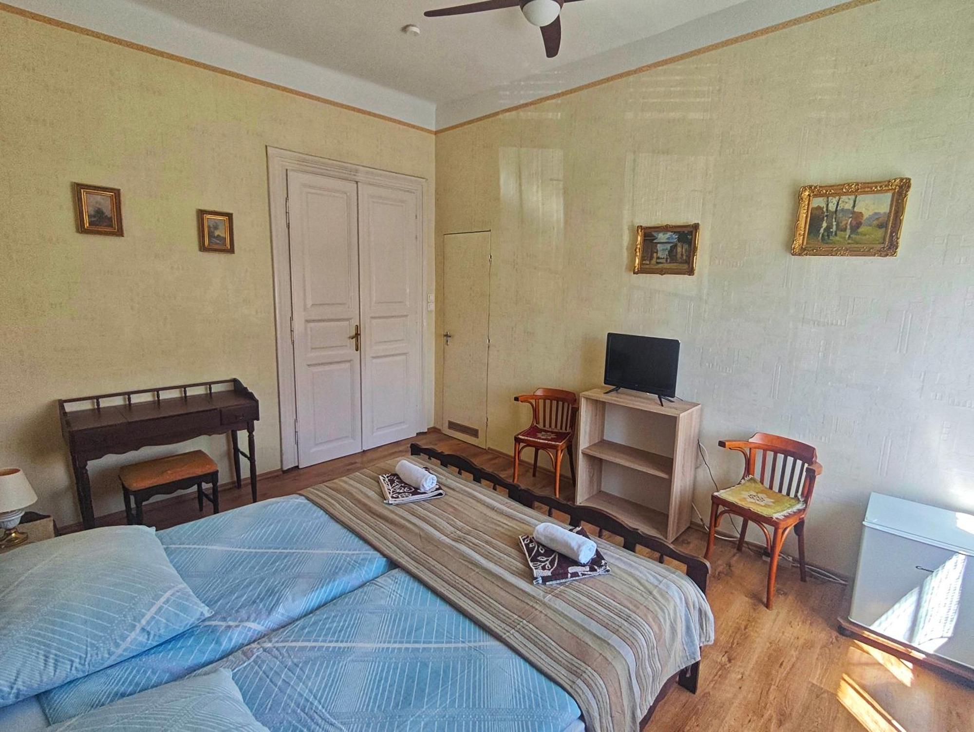 Illes Vendeghaz Hotell Keszthely Eksteriør bilde